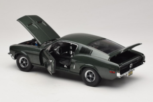 Ford Mustang GT Bullitt ar Steve McQueen Figūriņu Greenlight 1:18 12885 Metāls — attēls 5 no 8