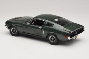 Ford Mustang GT Bullitt ar Steve McQueen Figūriņu Greenlight 1:18 12885 Metāls — attēls 7 no 8