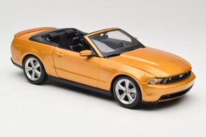 Ford Mustang GT S197 Kabriolets Zeltains Maisto 1:18 31158 Metāls — attēls 5 no 7