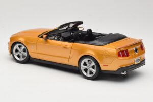 Ford Mustang GT S197 Kabriolets Zeltains Maisto 1:18 31158 Metāls — attēls 6 no 7