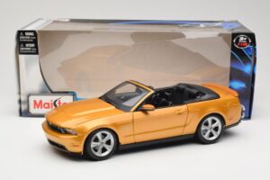 Ford Mustang GT S197 Kabriolets Zeltains Maisto 1:18 31158 Metāls — attēls 7 no 7