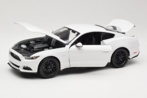 Ford Mustang GT S550 Balts Maisto 1:18 31197 Metāls — attēls 2 no 8