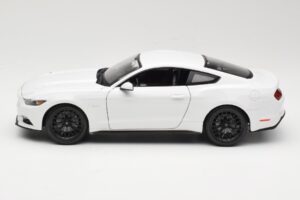Ford Mustang GT S550 Balts Maisto 1:18 31197 Metāls — attēls 4 no 8