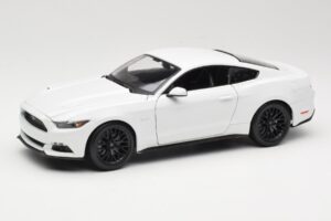 Ford Mustang GT S550 Balts Maisto 1:18 31197 Metāls
