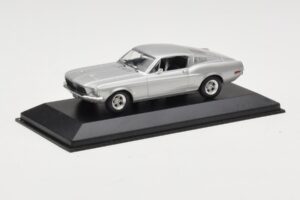 Ford Mustang GT Sudrabs Minichamps 1:43 FORD001 Metāls — attēls 2 no 4