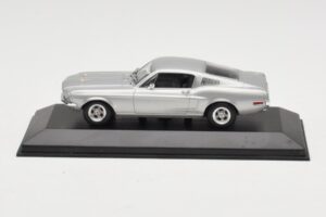 Ford Mustang GT Sudrabs Minichamps 1:43 FORD001 Metāls