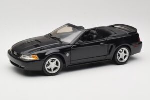 Ford Mustang GT SN95 Kabriolets Melns Maisto 1:18 50328 Metāls