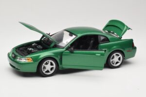 Ford Mustang GT SN95 Zaļš Maisto 1:18 50326 Metāls — attēls 2 no 8