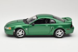 Ford Mustang GT SN95 Zaļš Maisto 1:18 50326 Metāls — attēls 4 no 8