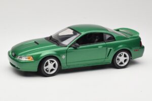 Ford Mustang GT SN95 Zaļš Maisto 1:18 50326 Metāls