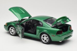 Ford Mustang GT SN95 Zaļš Maisto 1:18 50326 Metāls — attēls 5 no 8