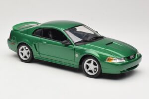 Ford Mustang GT SN95 Zaļš Maisto 1:18 50326 Metāls — attēls 6 no 8