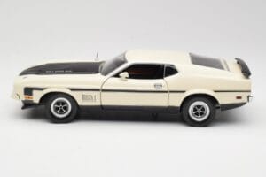 Ford Mustang Mach 1 Balts Sun Star 1:18 3602 Metāls — attēls 4 no 8