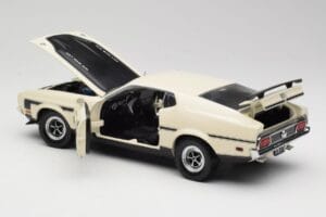 Ford Mustang Mach 1 Balts Sun Star 1:18 3602 Metāls — attēls 5 no 8