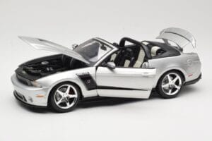 Ford Mustang S197 Roush 427R Kabriolets Sudrabs Maisto 1:18 31669 Metāls — attēls 2 no 8