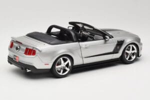 Ford Mustang S197 Roush 427R Kabriolets Sudrabs Maisto 1:18 31669 Metāls — attēls 3 no 8