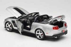 Ford Mustang S197 Roush 427R Kabriolets Sudrabs Maisto 1:18 31669 Metāls — attēls 5 no 8