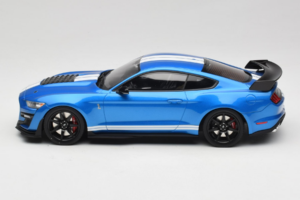 Ford Mustang Shelby GT500 S550 Zils GT Spirit 1:18 GT268 Sveķi — attēls 3 no 6
