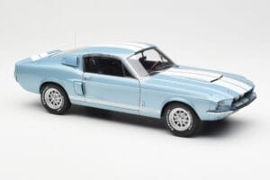 Ford Mustang Shelby GT500 Gaiši Zils Metaliks Ar Baltām Svītrām AUTOart 1:18 72907 Metāls — attēls 6 no 8