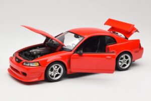 Ford Mustang SVT Cobra R SN95 Sarkans Maisto 1:18 531872 Metāls — attēls 2 no 8