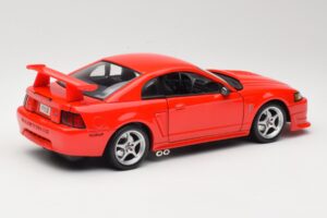 Ford Mustang SVT Cobra R SN95 Sarkans Maisto 1:18 531872 Metāls — attēls 3 no 8