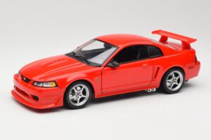 Ford Mustang SVT Cobra R SN95 Sarkans Maisto 1:18 531872 Metāls