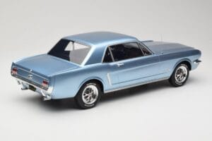 Ford Mustang V8 Hardtop Pony GT Silver Blue GT Spirit 1:12 G089 Sveķi — attēls 2 no 6