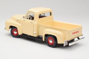 Ford Pickup Colonial Balts Road Legends 1:18 92148 Metāls — attēls 7 no 8