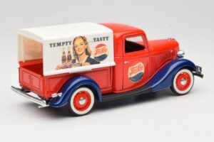Ford Pickup Truck Pepsi-Cola Solido 1:18 99053 Metāls — attēls 3 no 8