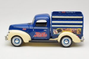 Ford Pepsi-Cola Replica Golden Wheel 1:18 PF351 Metāls — attēls 4 no 8