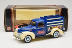 Ford Pepsi-Cola Replica Golden Wheel 1:18 PF351 Metāls — attēls 8 no 8