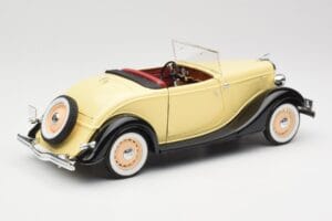 Ford Roadster Dearborn Yellow Solido 1:18 8008 Metāls — attēls 3 no 8