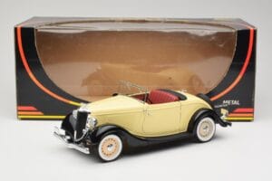 Ford Roadster Dearborn Yellow Solido 1:18 8008 Metāls — attēls 8 no 8