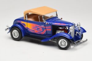 Ford Roadster Street Rod Zils with Fire Road Signature 1:18 92249 Metāls — attēls 6 no 8