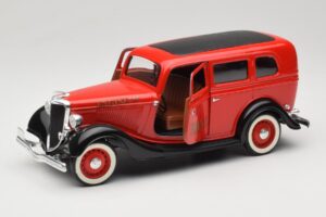 Ford Sedan Sarkans Solido 1:18 8066 Metāls — attēls 2 no 8
