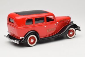 Ford Sedan Sarkans Solido 1:18 8066 Metāls — attēls 3 no 8