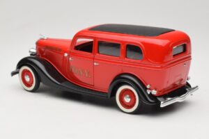 Ford Sedan Sarkans Solido 1:18 8066 Metāls — attēls 7 no 8