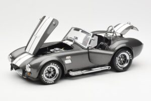 Ford Shelby Cobra 427 S/C Pelēks Metaliks Ar Baltām Svītrām Kyosho 1:18 08045GRW Metāls — attēls 2 no 8