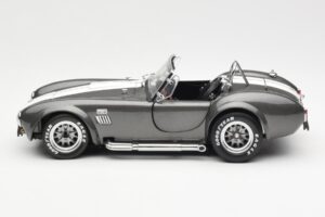 Ford Shelby Cobra 427 S/C Pelēks Metaliks Ar Baltām Svītrām Kyosho 1:18 08045GRW Metāls — attēls 4 no 8