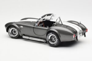 Ford Shelby Cobra 427 S/C Pelēks Metaliks Ar Baltām Svītrām Kyosho 1:18 08045GRW Metāls — attēls 7 no 8