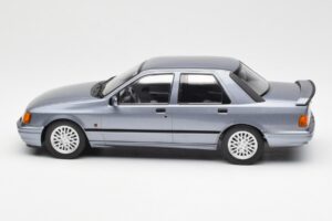 Ford Sierra RS Cosworth Gaiši Zils MCG 1:18 MCG18174 Metāls — attēls 3 no 6