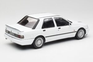 Ford Sierra RS Cosworth 4x4 Balts MCG 1:18 MCG18353 Metāls — attēls 2 no 6