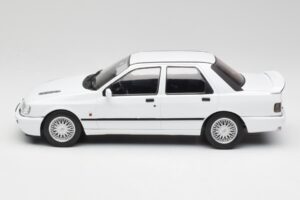 Ford Sierra RS Cosworth 4x4 Balts MCG 1:18 MCG18353 Metāls — attēls 3 no 6