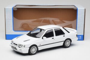 Ford Sierra RS Cosworth 4x4 Balts MCG 1:18 MCG18353 Metāls — attēls 6 no 6
