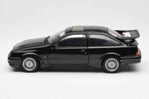 Ford Sierra RS Cosworth Melns AUTOart 1:18 72861 Metāls — attēls 4 no 8