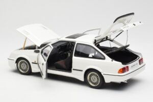Ford Sierra RS Cosworth Balts AUTOart 1:18 72862 Metāls — attēls 5 no 8