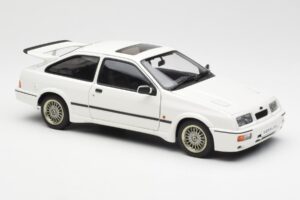 Ford Sierra RS Cosworth Balts AUTOart 1:18 72862 Metāls — attēls 6 no 8