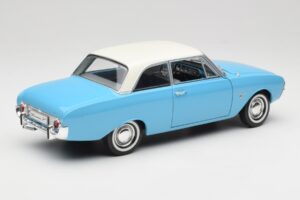 Ford Taunus 12M P1 Taunus Blue Revell 1:18 08880 Metāls — attēls 3 no 8