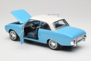 Ford Taunus 12M P1 Taunus Blue Revell 1:18 08880 Metāls — attēls 5 no 8