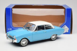 Ford Taunus 12M P1 Taunus Blue Revell 1:18 08880 Metāls — attēls 8 no 8